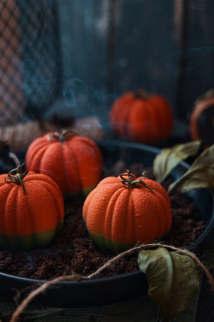 Десерт Mrs Pumpkin – карамель и кремю из тыквы и мандарина