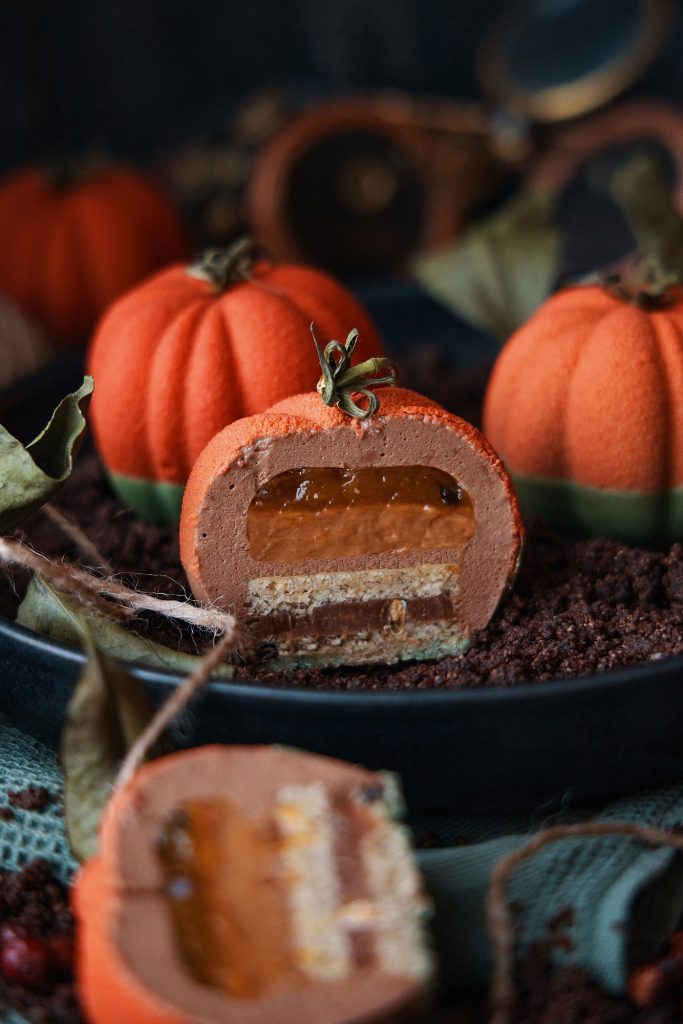 Десерт Mrs Pumpkin – гель маракуйя, мандарин и стильный декор